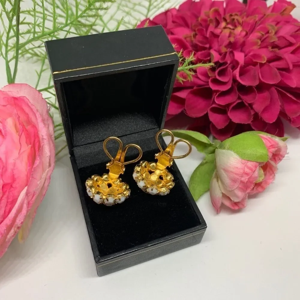 VINTAGE⚜️RARE NAPIER Pavé Milk Glass Ball Clip Earrings